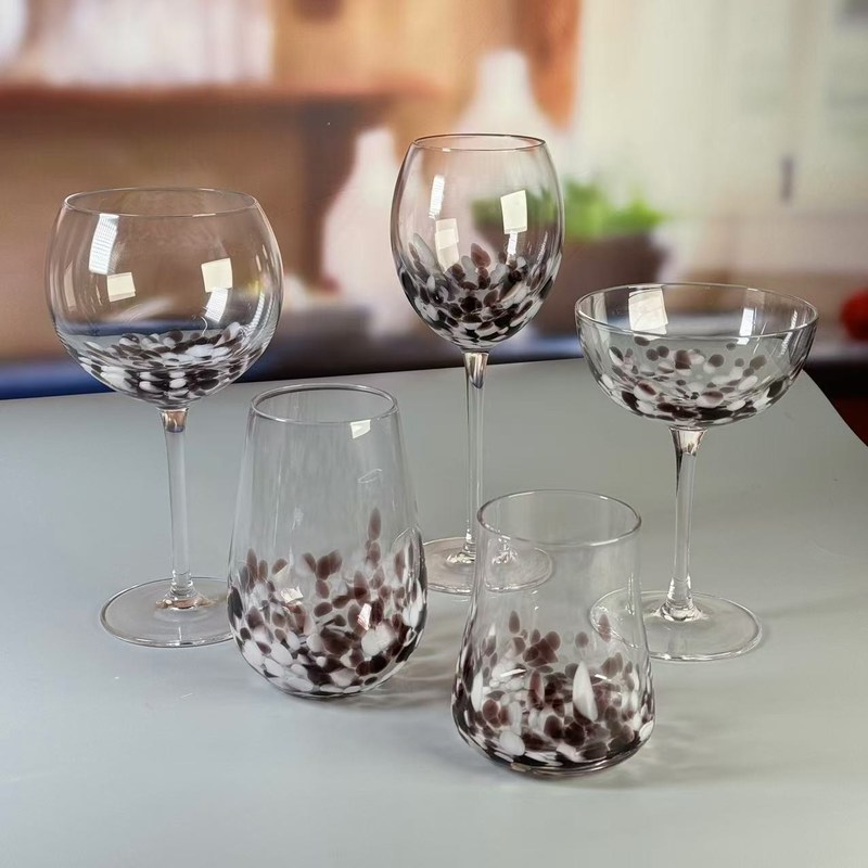 গুণ Customized Hand Blowned Half-confetti Lead Free Crystal Wine Glass Set কারখানা