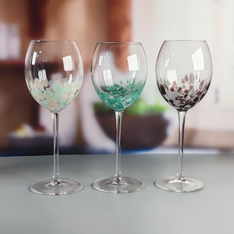 গুণ Customized Hand Blowned Half-confetti Lead Free Crystal Wine Glass Set কারখানা