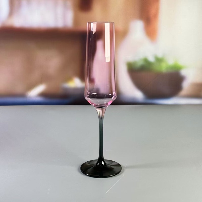 গুণ Hand-blow Color Gradient Wine Glass Set High Quality Crystal Wine Glass For Gift For Weeding কারখানা