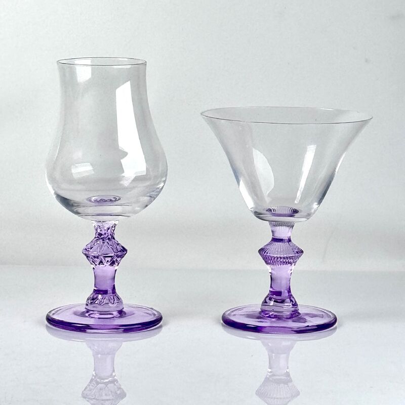 গুণ 4‑Pack Vintage Purple Stem Wine Glasses, Assorted Shapes Clear Cup with Decorative Purple Stem, Handblown Glass Goblets for Wedding Party Home Tabletop Decoration কারখানা