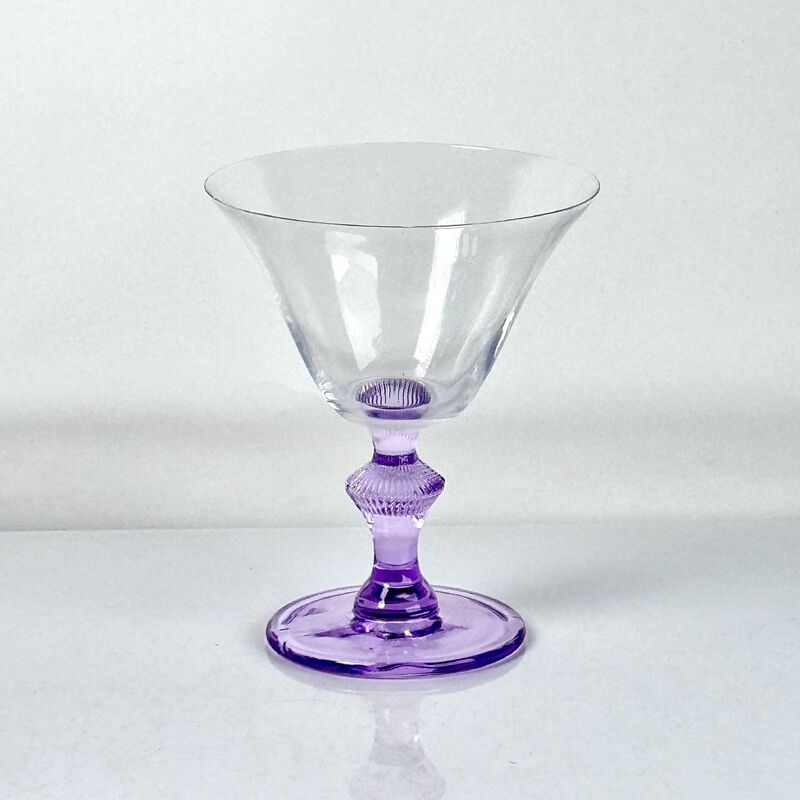 গুণ 4‑Pack Vintage Purple Stem Wine Glasses, Assorted Shapes Clear Cup with Decorative Purple Stem, Handblown Glass Goblets for Wedding Party Home Tabletop Decoration কারখানা