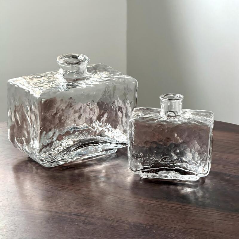 গুণ Rectangular Clear Hammered Glass Vase - Modern Minimalist Decorative Flower Vase for Table Centerpiece কারখানা