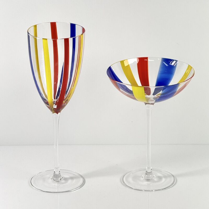 গুণমান Hand Blown Art Glass Goblet & Coupe Glass Set, Vibrant Red Yellow Blue Vertical Cane Stripes Murano Style Stemmed Wine & Martini Glasses for Bar, Party & Gift কারখানা