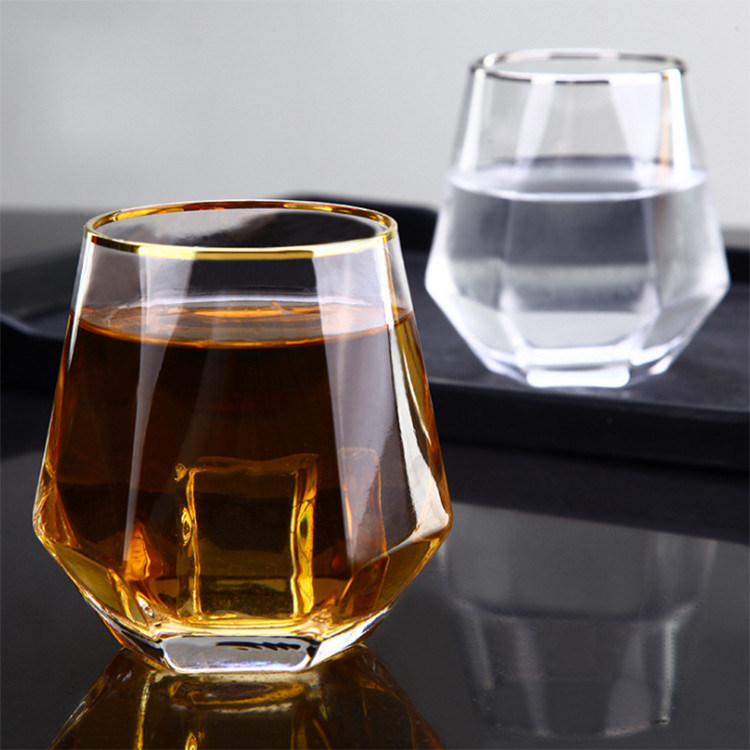 গুণ Diamond Geometric Gold Rim Crystal Glass Tumblers , Glass Drinking Cup কারখানা