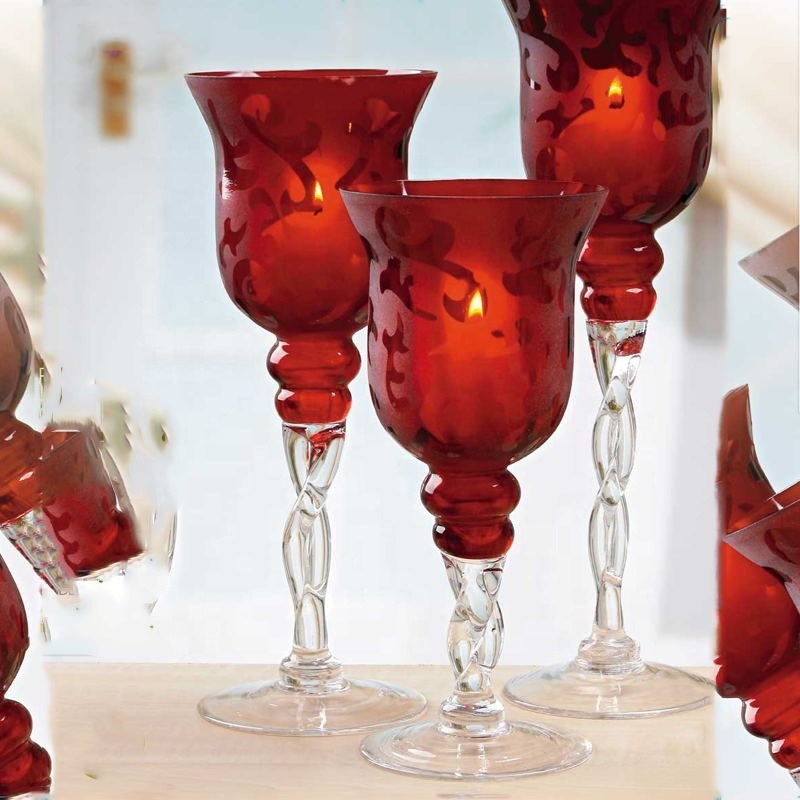 গুণ Tulip Shape Long Stem Candle Holders With Engrave Pattern কারখানা
