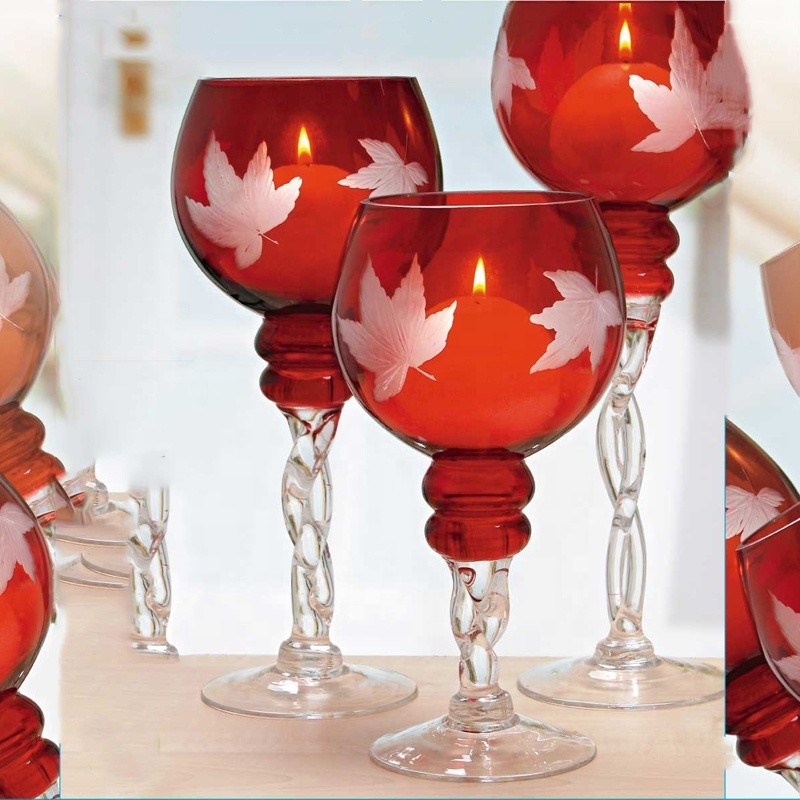 গুণ Hand Cutted Design Red Glass Candle Holders With Color Long Stem কারখানা
