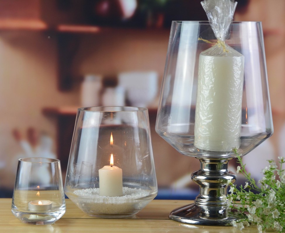 গুণ Handmade Ancient Pillar Candle Holders With Silver Foot কারখানা