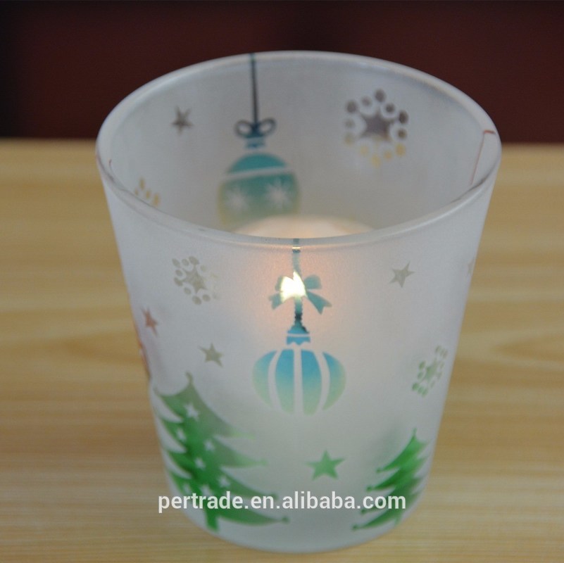 গুণ Frosted Color Pattern Vintage Glass Candle Holders For Christmas কারখানা