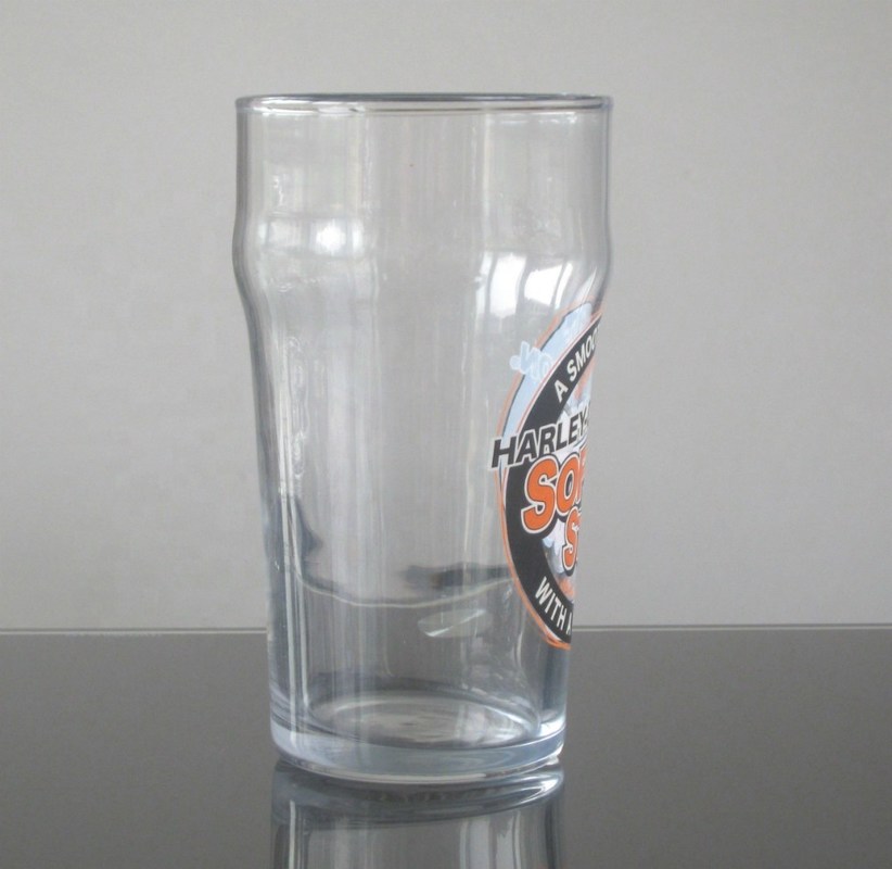 গুণ British Style Elegant 20 Ounce Pint Beer Glasses কারখানা