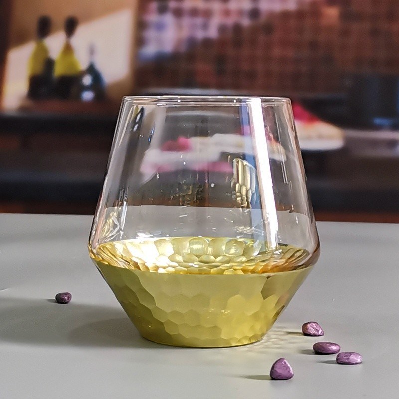 গুণ 400ml Hand Cut Gold Honeycomb Crystal Wine Glasses কারখানা