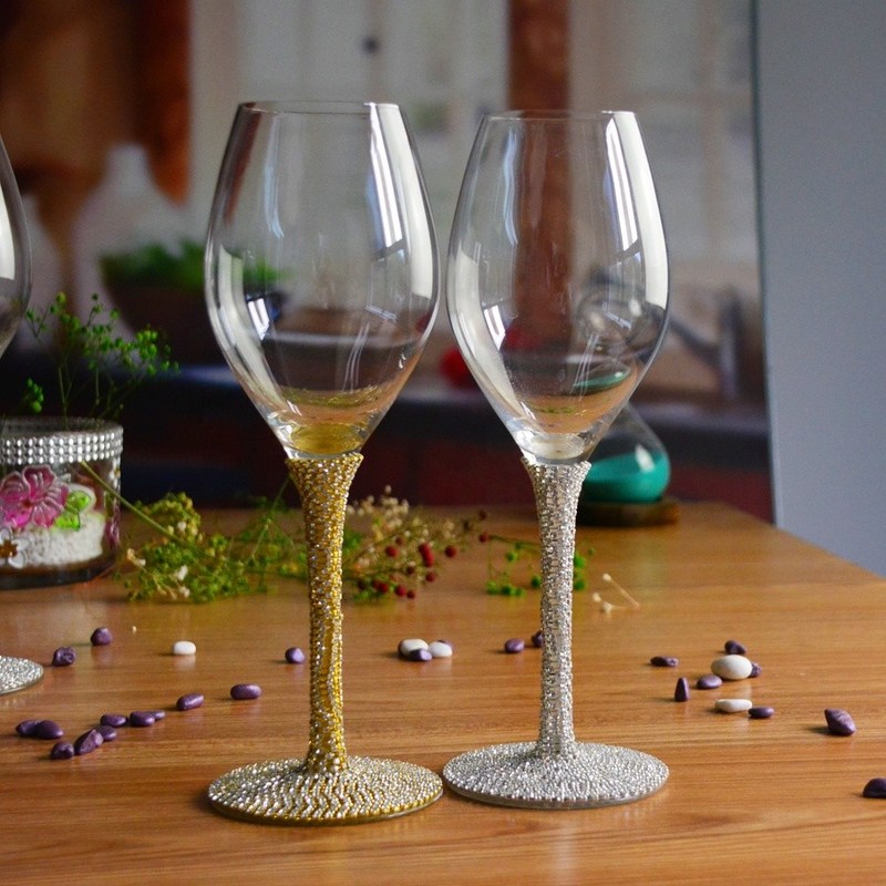 গুণ Diamonds Decorated Crystal Wine Glass As Anniversary Gift কারখানা