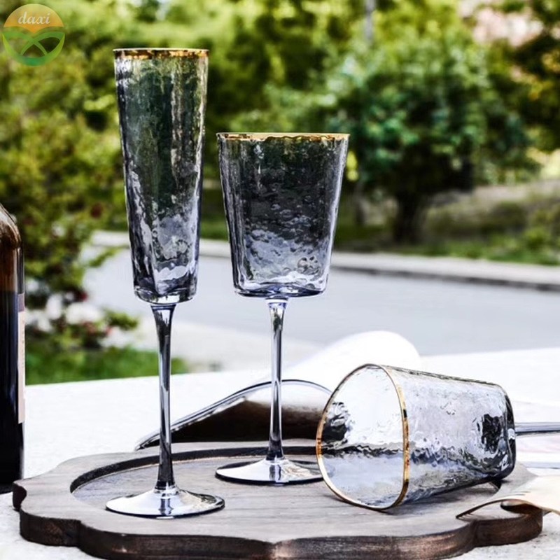 গুণ Hammer Texture Crystal Wine Glass In Triangle Shape কারখানা