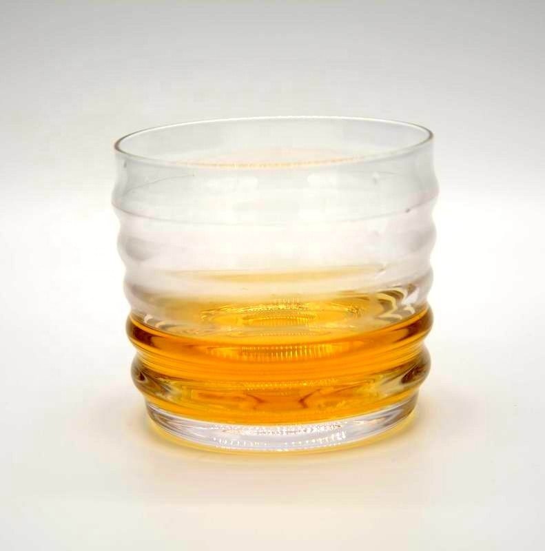 গুণ Anti Skidding Handmade Whiskey Glass With Wave Pattern কারখানা