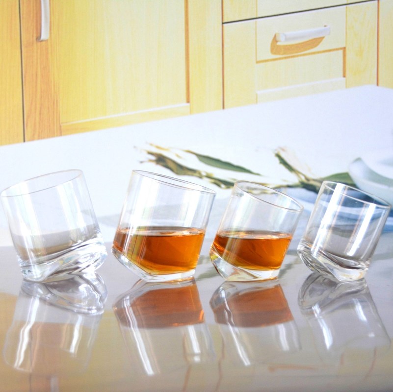 গুণ Lead Free Slanted Bottom Round Whiskey Tasting Glasses কারখানা