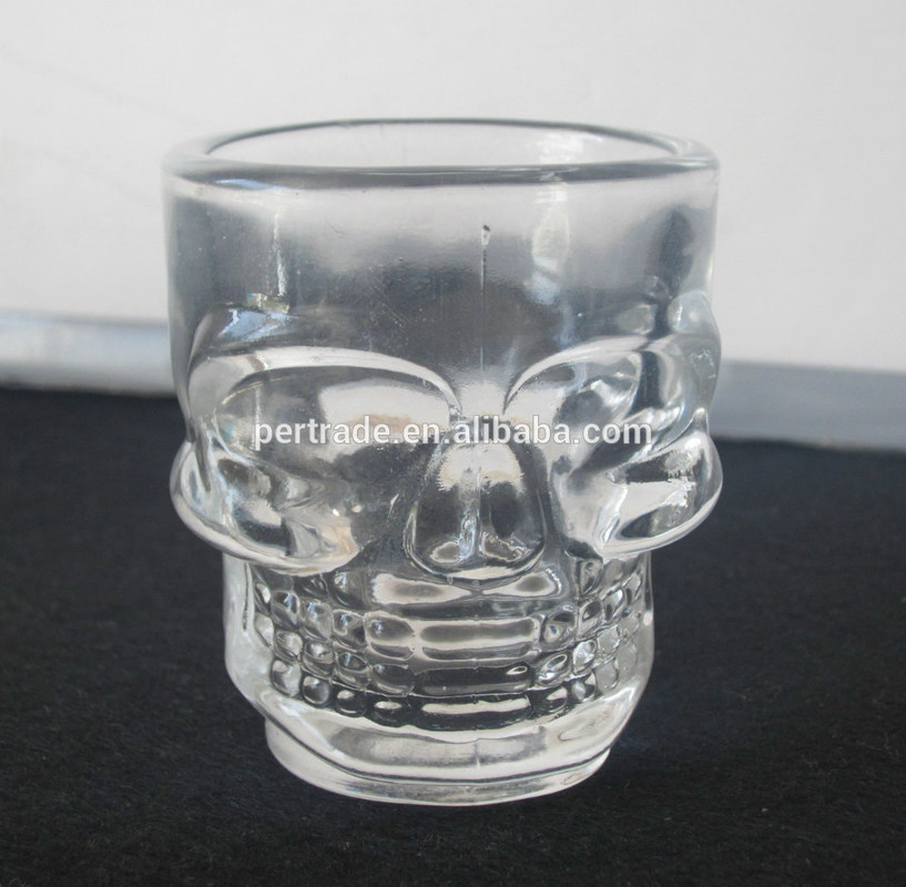 গুণ Machine Made Embossed Skull 1.5 Oz Shot Glasses কারখানা