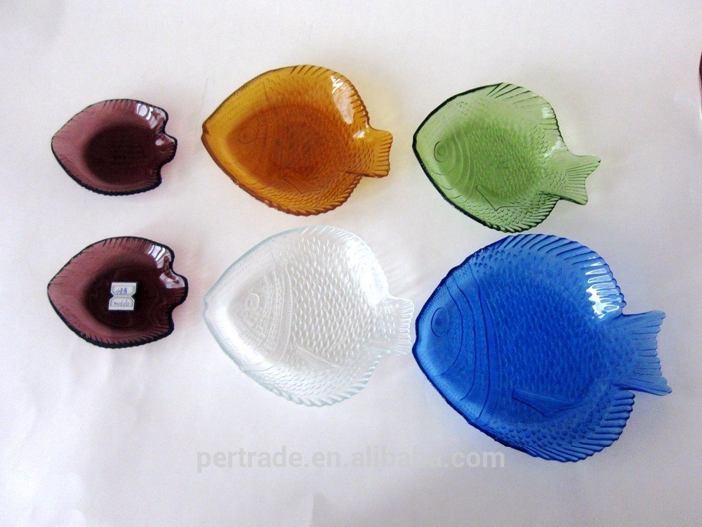 গুণ Fish Shaped Embossed Colorful Glass Charger Plates কারখানা