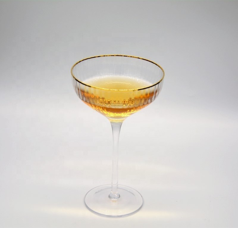 গুণ Customize Gold Rim Optical Stripes Crystal Cocktail Glasses কারখানা