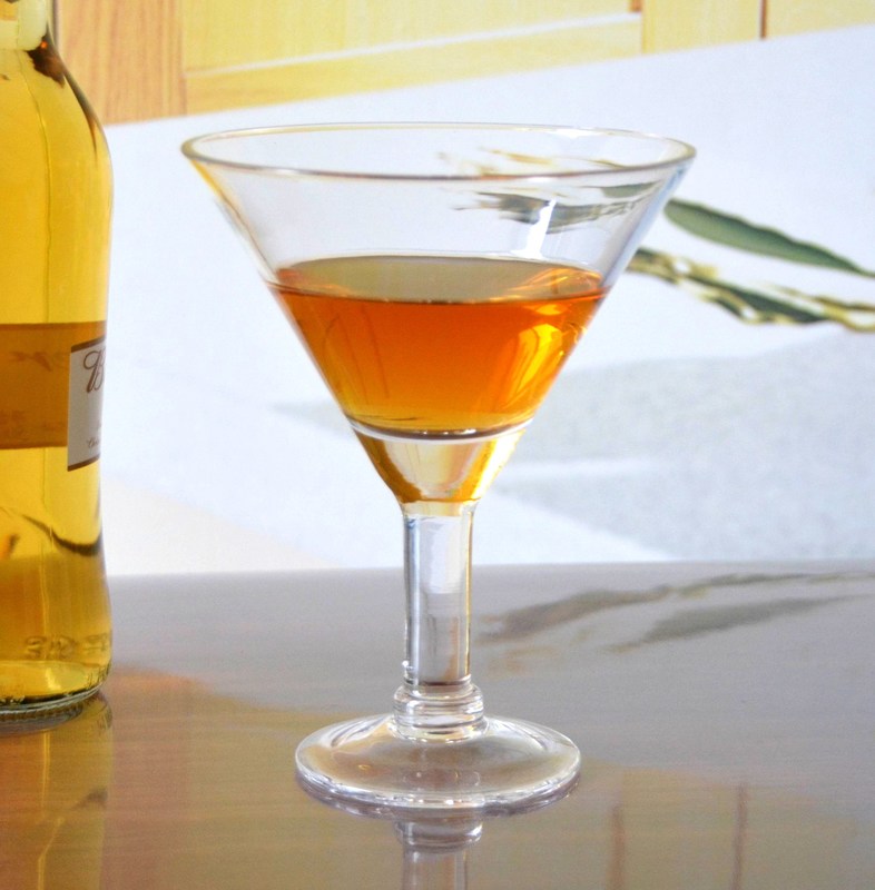 গুণ Unique Customization Thick Stem Crystal Cocktail Glasses কারখানা