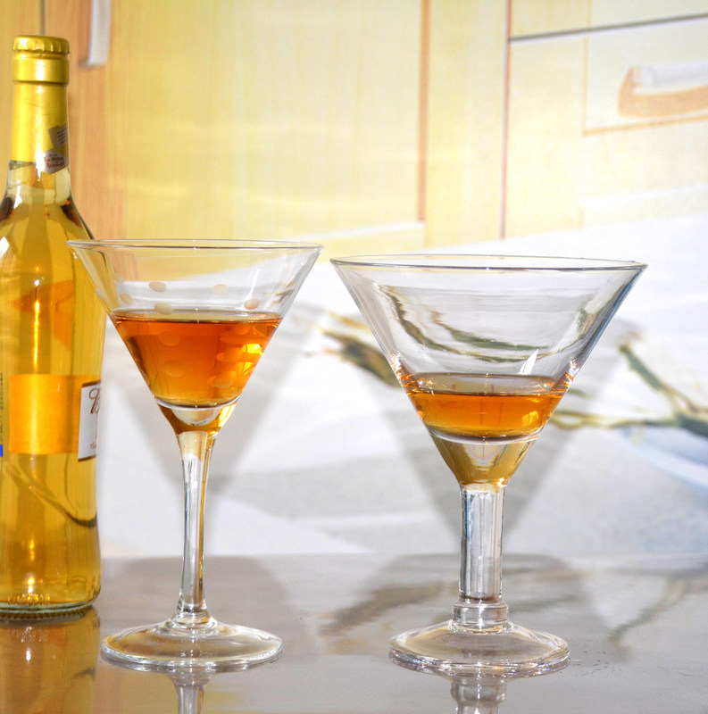 গুণ Unique Customization Thick Stem Crystal Cocktail Glasses কারখানা