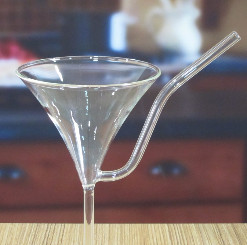 গুণ Borosilicate Vintage Cocktail Glasses With Straw কারখানা