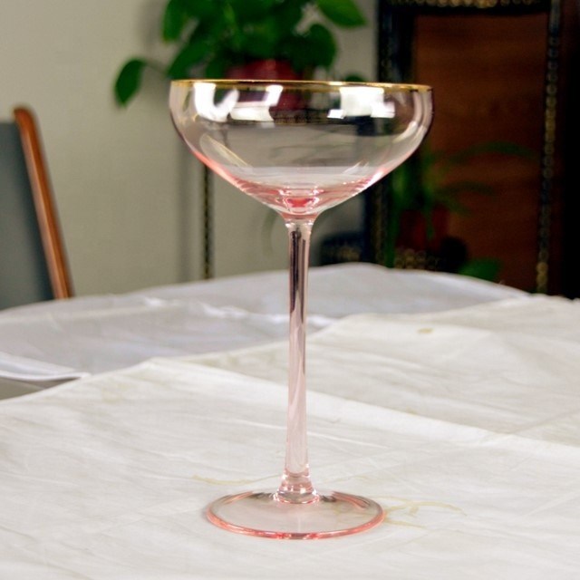গুণ Pink Crystal Cocktail Glasses কারখানা