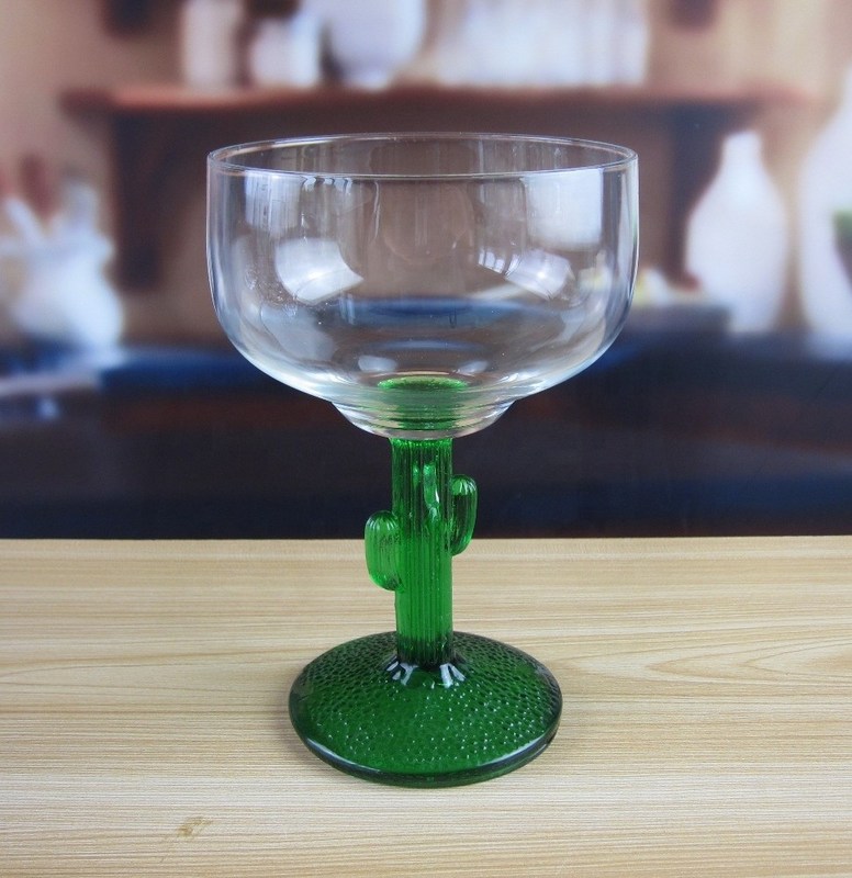 গুণ Ins Cactus Plant Stemed Round Vintage Martini Glasses কারখানা