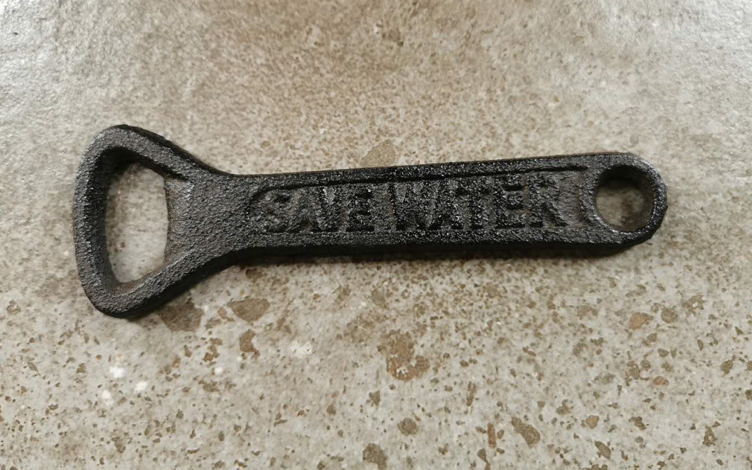 গুণ Exquisite Rustic Metal Bottle Opener Cast Iron Crafts কারখানা