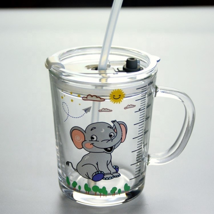 গুণ Cartoon Crystal Drinking Glass With Lid And Silicate Straw কারখানা
