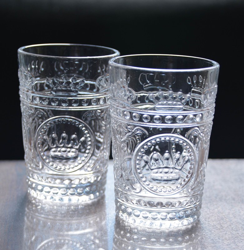 গুণ 8Oz Crown Design Embossed Tumbler Drinking Glasses কারখানা