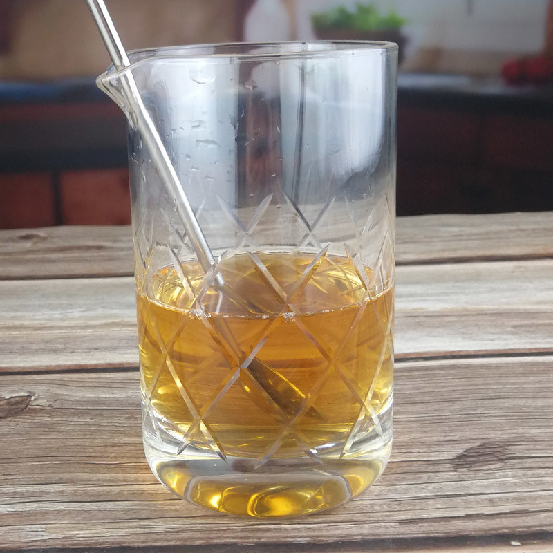 গুণ 550ml Crystal Seamless Cocktail Mixing Glass With Hand Cut কারখানা