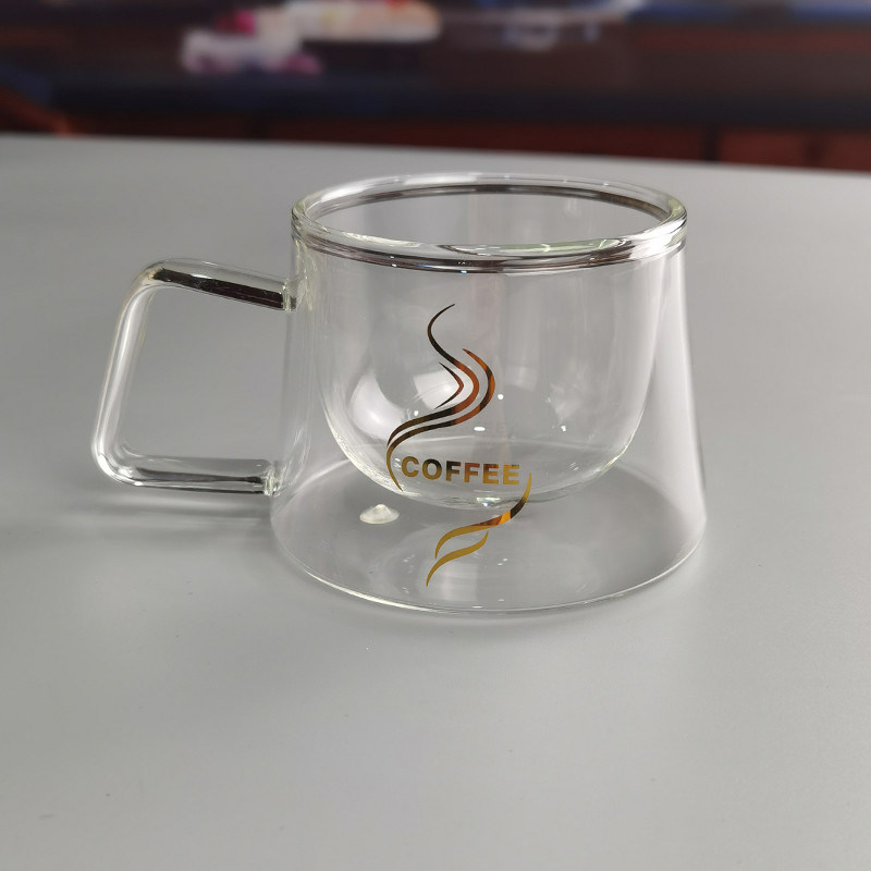 গুণ 200ml Borosilicate Double Layer Glass Coffee Mug With Golden Logo কারখানা