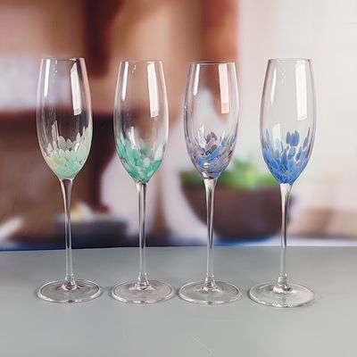 গুণ Customized Hand Blowned Half-confetti Lead Free Crystal Wine Glass Set কারখানা