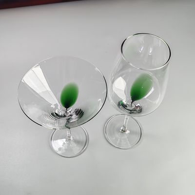 গুণ Customized Hand-blow Clear Red Wine Glass Martini Glass For Party কারখানা