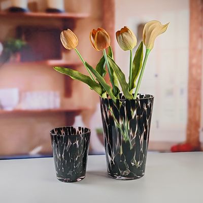গুণ Handmade Amber Glass Vase Modern Unique Vase for Table Centerpiece Decorative Flower Vases for Home Office Wedding(S size) কারখানা