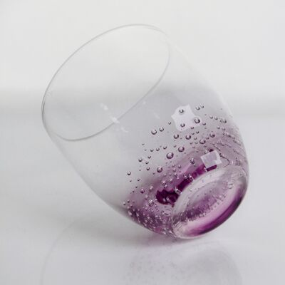 গুণ Crystal Wine Glass handblown with subtle trapped bubbles and a soft lavender to clear gradient combining beauty and durability কারখানা