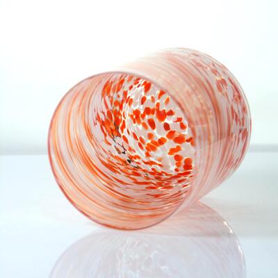 গুণ Hand-blown Orange Swirl Confetti Glass Cup - Artisan Crafted Drinking Glass for Whiskey and Cocktails কারখানা