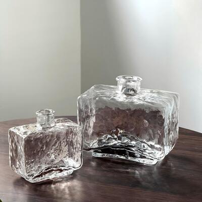 গুণ Rectangular Clear Hammered Glass Vase - Modern Minimalist Decorative Flower Vase for Table Centerpiece কারখানা