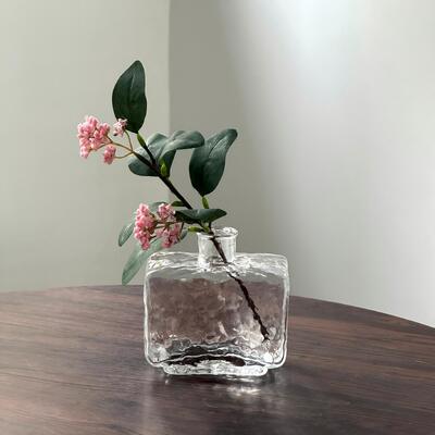 গুণ Rectangular Clear Hammered Glass Vase - Modern Minimalist Decorative Flower Vase for Table Centerpiece কারখানা