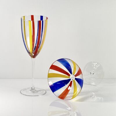 গুণমান Hand Blown Art Glass Goblet & Coupe Glass Set, Vibrant Red Yellow Blue Vertical Cane Stripes Murano Style Stemmed Wine & Martini Glasses for Bar, Party & Gift কারখানা