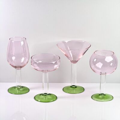 গুণমান Hand Blown Borosilicate Stemmed Wine & Cocktail Glass Set, Pink Bowl with Green Hollow Stem Base, Colored Spray Tinted Art Goblets for Bar, Wedding & Table Decor কারখানা