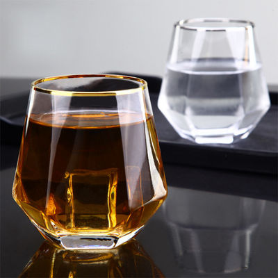 গুণ Diamond Geometric Gold Rim Crystal Glass Tumblers , Glass Drinking Cup কারখানা