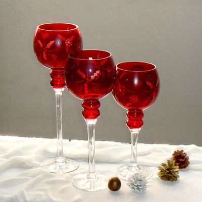 গুণ Hand Cutted Design Red Glass Candle Holders With Color Long Stem কারখানা