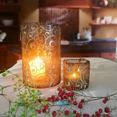 গুণ Decorative Handmade Silk Sleeve Coat Cylinder Candle Holders কারখানা