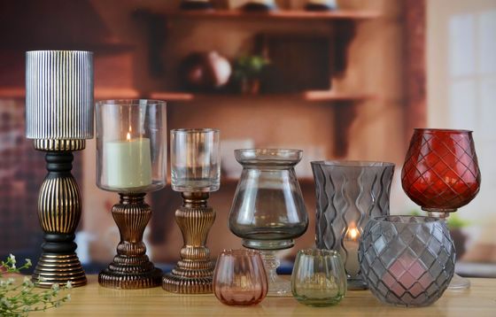 গুণ Handmade Ancient Pillar Candle Holders With Silver Foot কারখানা