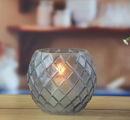 গুণ 8" Grey Embossed Fence Pattern Glass Candle Holders কারখানা