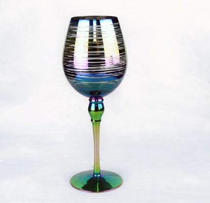 গুণ Laser Circles Pattern Iridescent Crystal Wine Glass With Pearl Stem কারখানা