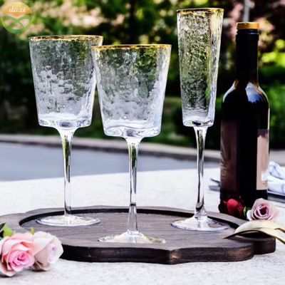 গুণ Hammer Texture Crystal Wine Glass In Triangle Shape কারখানা