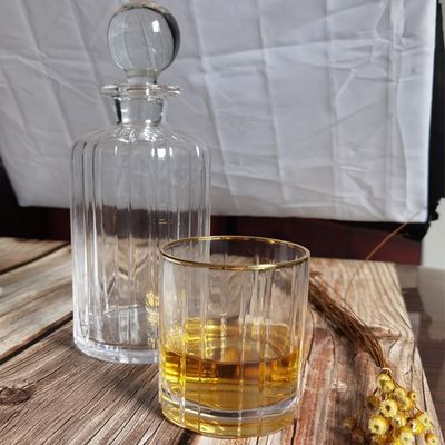 গুণ Customized Gold Rim Whole Set Handmade Whiskey Glass কারখানা