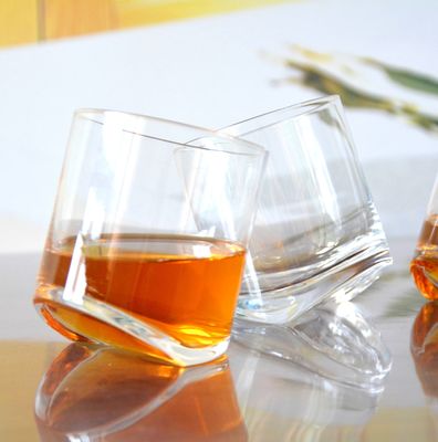 গুণ Lead Free Slanted Bottom Round Whiskey Tasting Glasses কারখানা