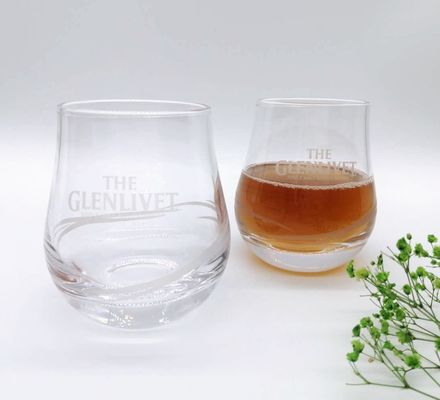 গুণ Old Fashioned Round Handmade Whiskey Glass With Heavey Base কারখানা